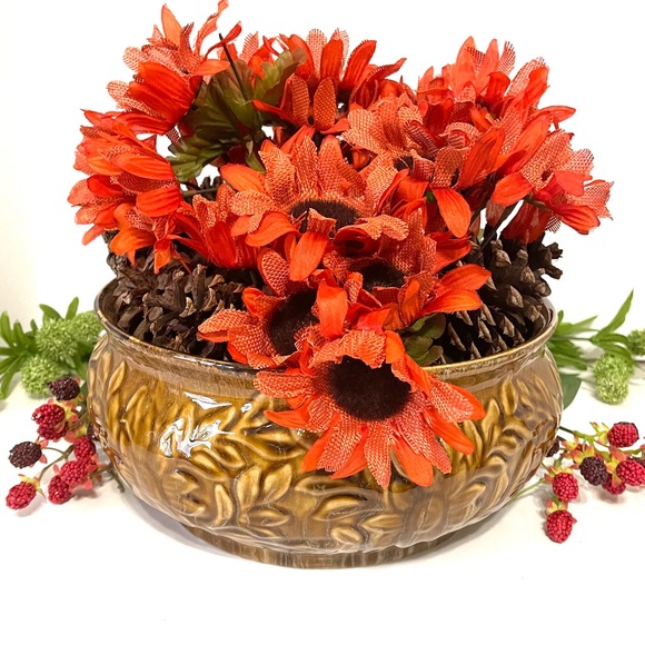 Other - "Decoration Bowl only"  that matches the candle holders listed separately.